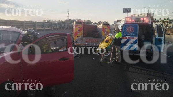 Volcadura en carretera León-Silao provoca intenso congestionamiento