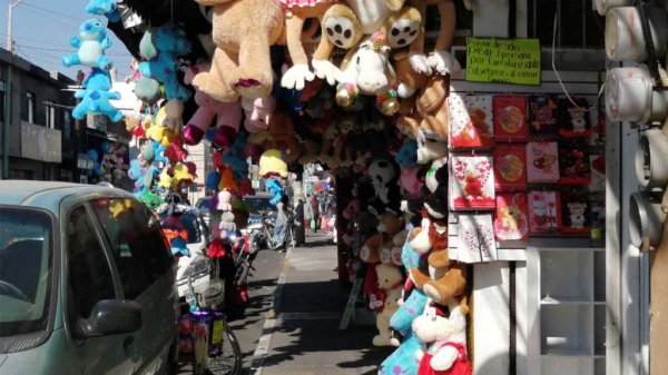 Otorgan 30 espacios para la venta de productos para el “Día del Amor y Amistad”