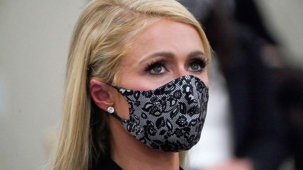 Paris Hilton sufrió abusos en internado