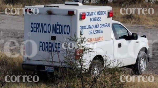 Hallan a hombre ejecutado en terracería de Santiago Maravatío