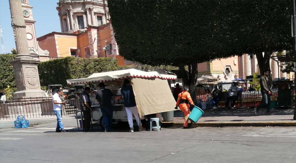 Multa ‘Fisca’ por venta de comida en vía pública