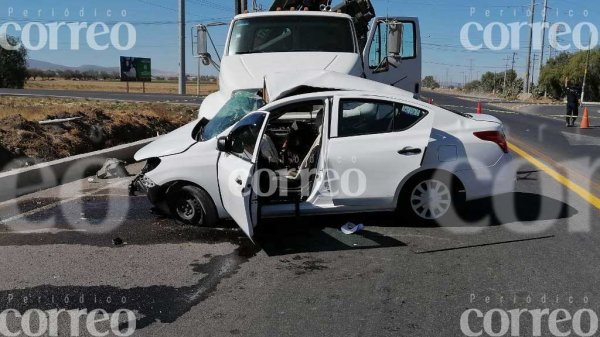 Fatal choque deja a una persona muerta y cuatro más lesionadas entre ellas un menor de edad