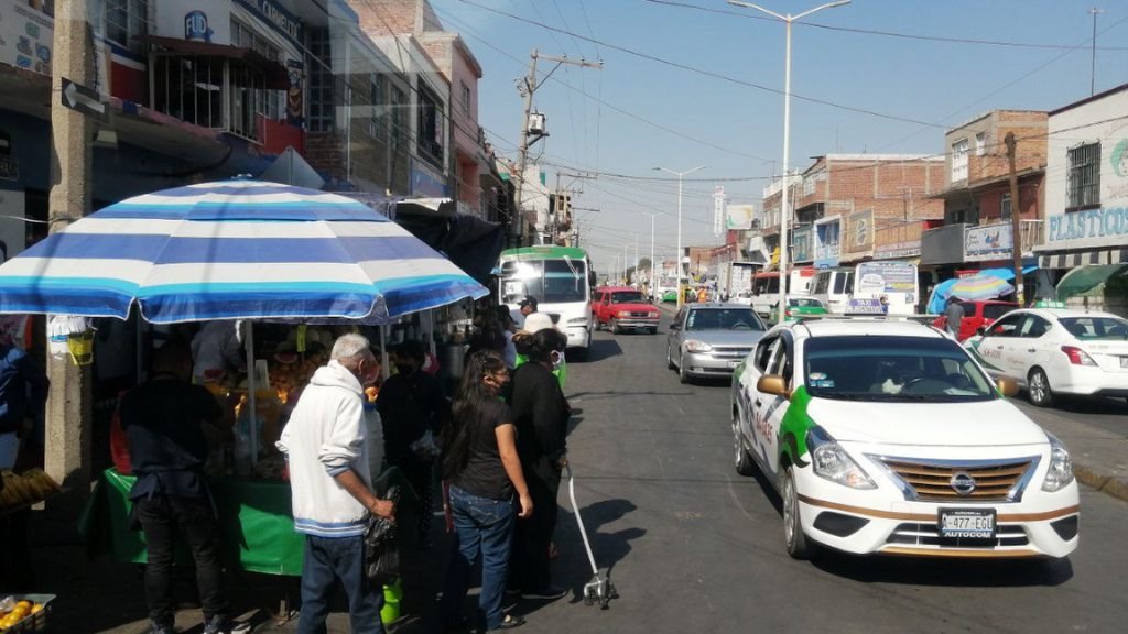 Comerciantes reportan buenas ventas en el primer día del Semáforo Naranja