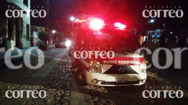 Llamas consumen una casa en el Fraccionamiento Independencia