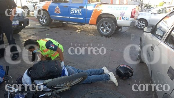 Choca motociclista y policía preventivo en Silao