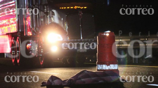 Joven veinteañero muere atropellado en autopista a Querétaro