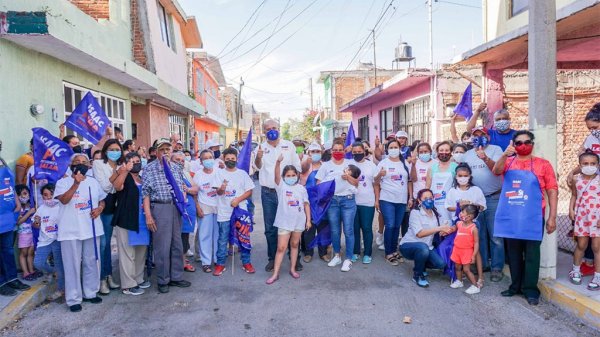 Se compromete Issac Piña con salmantinos de la zona norte