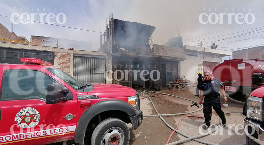 Se quema casa y bodega de polines en Rizos del Saucillo, León