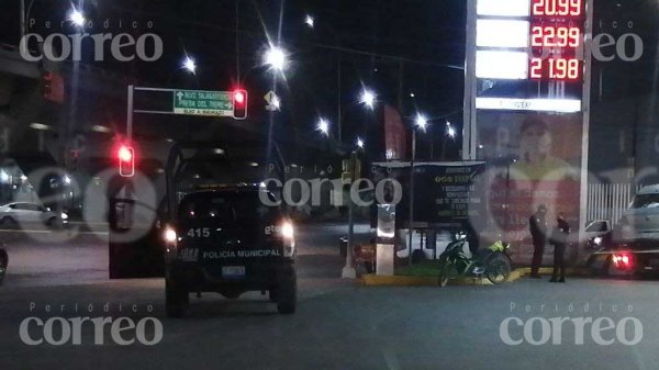 Piden ayuda en gasolinera luego de ser baleados en León