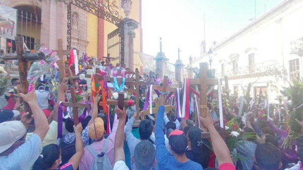 Covid acompaña otro año a la celebración del ‘Día del Albañil’ en Guanajuato [Galería]