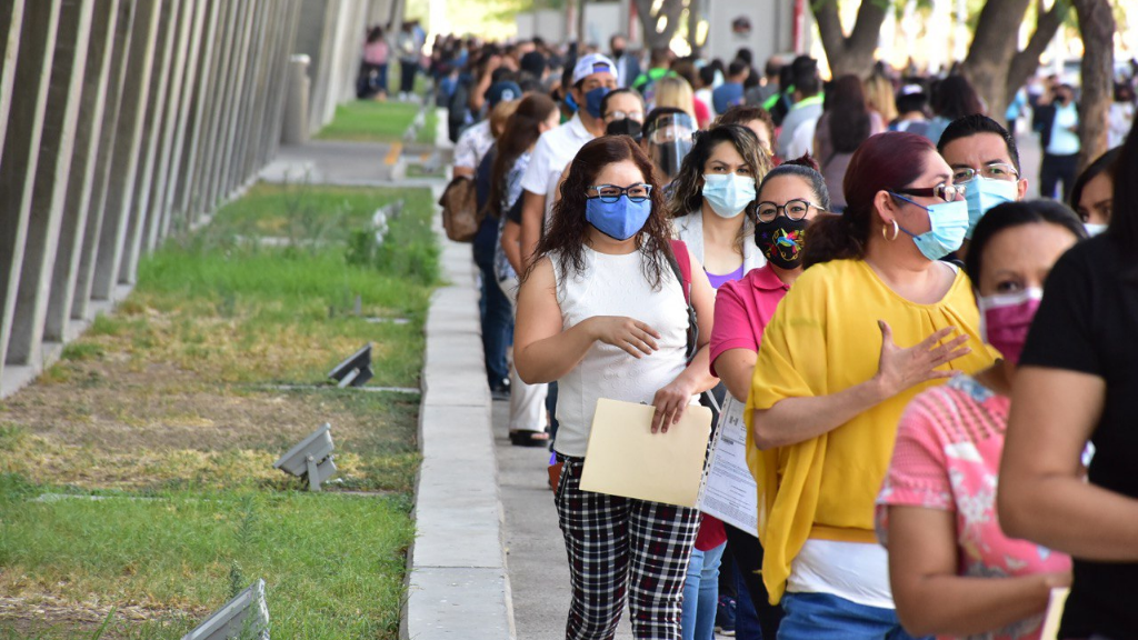 Inicia vacunación de maestros en Guanajuato; si no acuden, escuelas definirán su ingreso: SEG