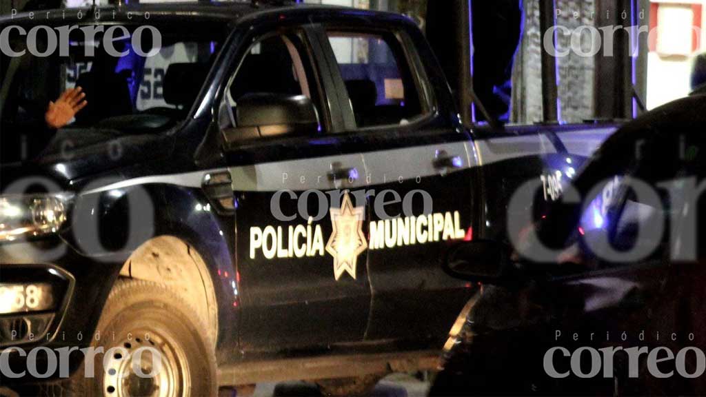 Ejecutan a dos hombres dentro de un ‘vocho’ en Celaya