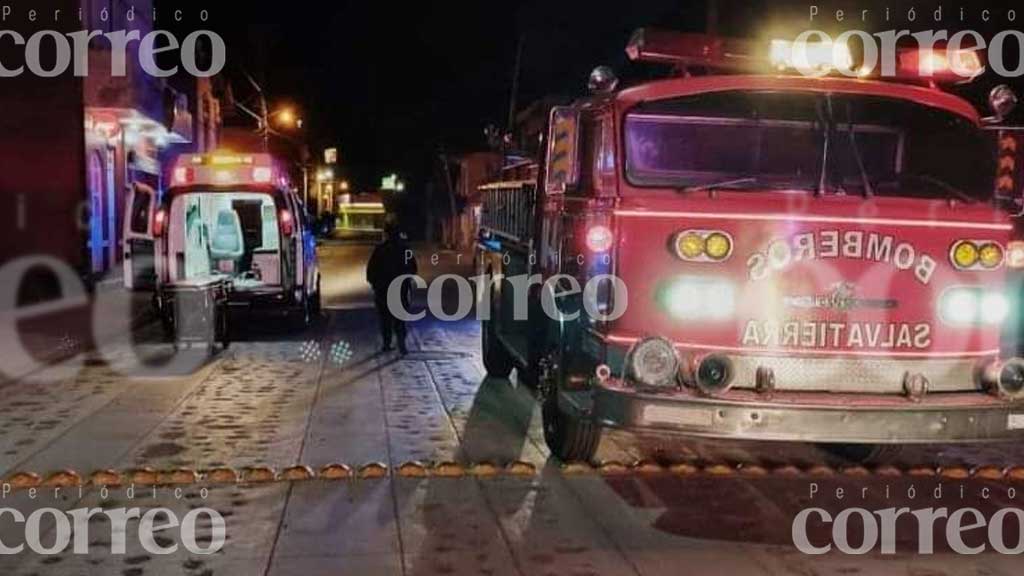 Hombre muere aplastado por un camión cuando lo reparaba