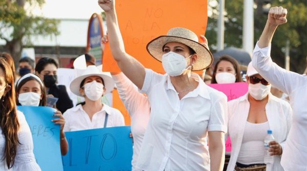 IEEG aprueba medidas cautelares para Lorena Alfaro tras denuncia de violencia de género