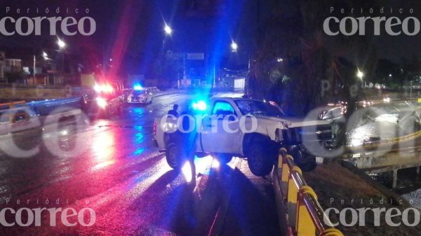 Mujeres resultan lesionadas tras chocar en el Malecón; viajaban en una camioneta de Fiscalización