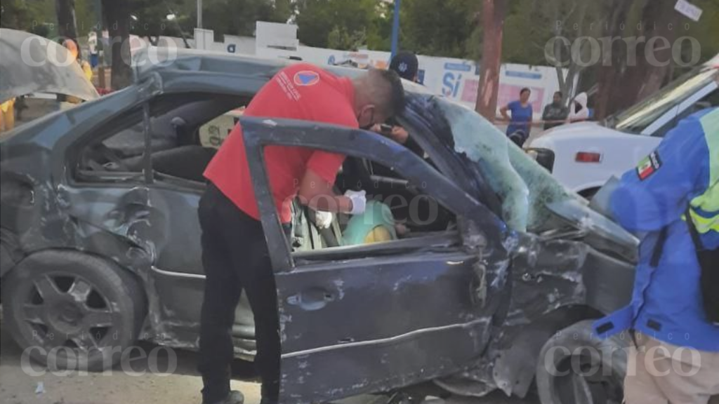 Hombre pierde la vida tras aparatoso accidente en la Cuerámaro- Manuel Doblado