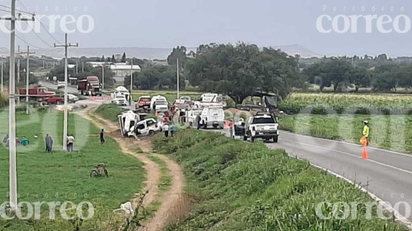 Colisión entre camioneta y tolva deja un hombre muerto en Dolores