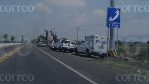 Hallan a motociclista sin vida a un costado de la panamericana Celaya-Querétaro