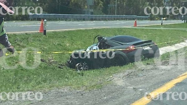 Aparatoso choque deja a un hombre muerto en San José Iturbide