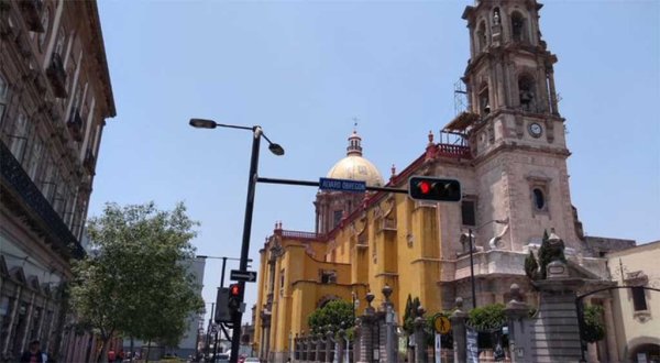 Federación otorga apoyo de Foremoba a Templo de El Carmen en Celaya