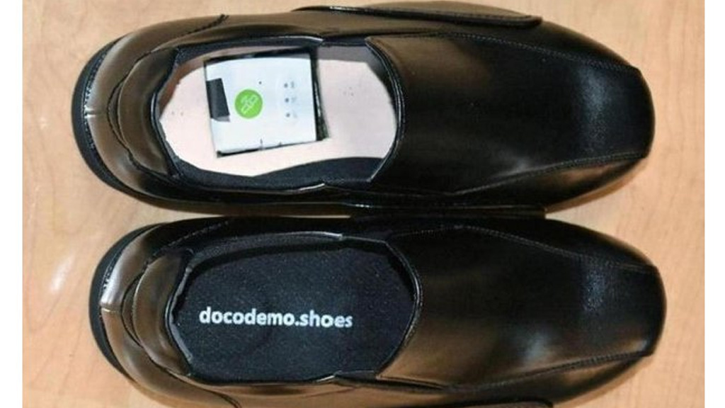 ¡El mejor invento! Hacen zapatos con GPS para localizar a personas con alzheimer