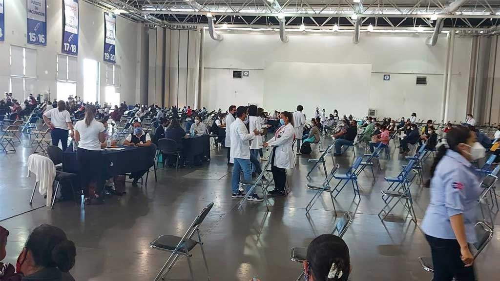 Inicia tercer día de vacunación anticovid para personas de 40 a 49 años en Irapuato