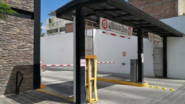 Amplían 15 años concesión de estacionamiento subterráneo en Celaya