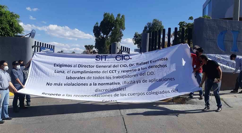 Se van a huelga en el CIO León; denuncian violación a derechos laborales