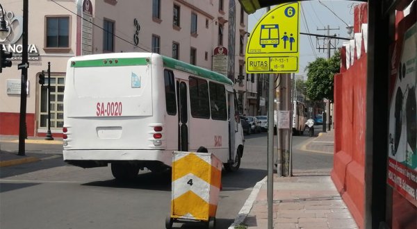 Denuncian asaltos en camiones de transporte en Salamanca