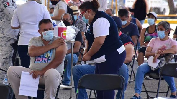 Analizan llevar la vacuna antiCovid a centros de trabajo en Guanajuato