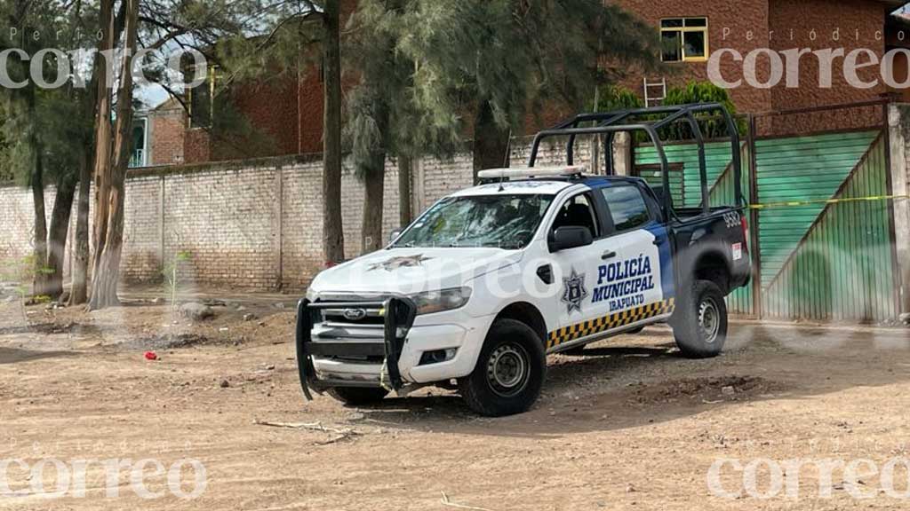 Comando ejecuta a dos hermanos, secuestra al padre e incendia vivienda en Irapuato