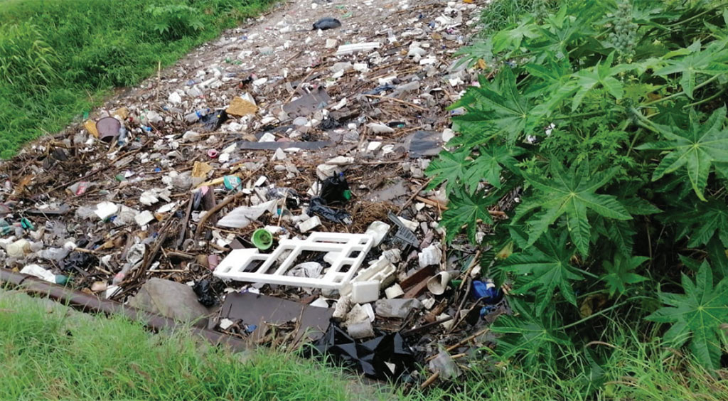 Advierten por desborde en el Canal de Labradores de Celaya