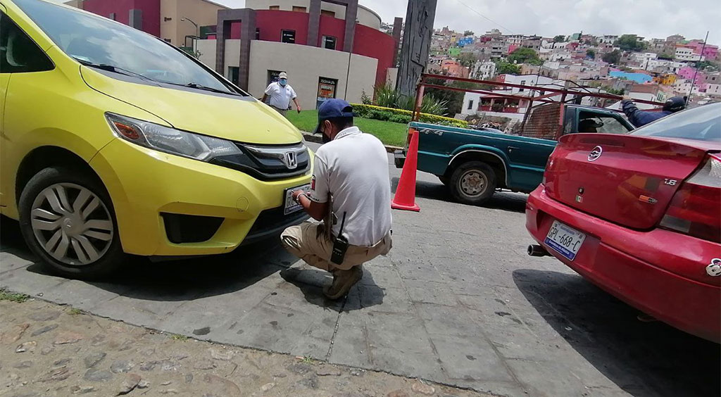 Multarán con 2 mil pesos a quienes no verifiquen su auto en Guanajuato capital