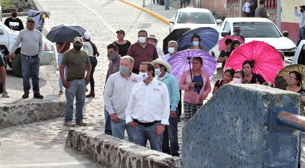 Anuncia Alejandro Alanís más obras públicas para Valle de Santiago