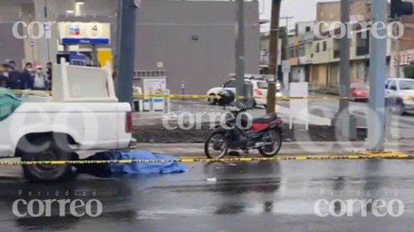 Muere motociclista tras chocar contra una camioneta en Loma Bonita, León