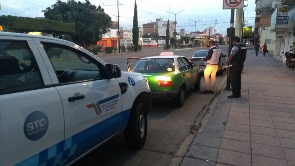 Multan a taxistas de León por conducir en estado de ebriedad