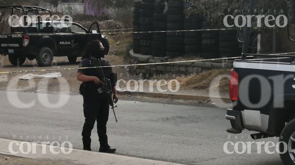 Encuentran cadáver envuelto en plástico en comunidad de Valle de Santiago