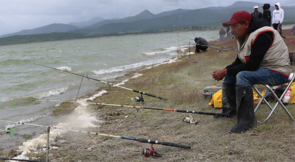 Llegan los premios Carp Master a la presa Solís de Acámbaro