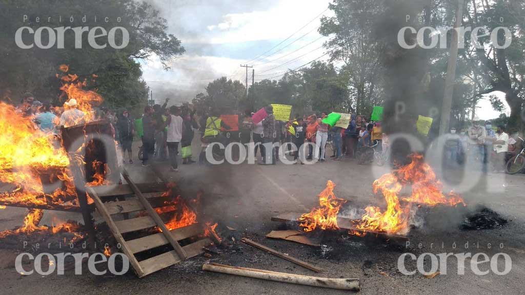 Pobladores protestan en la Irapuato – Pueblo Nuevo; piden destituir a delegado