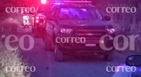 Abandonan cuerpo con señas de tortura en un camino rural de Moroleón