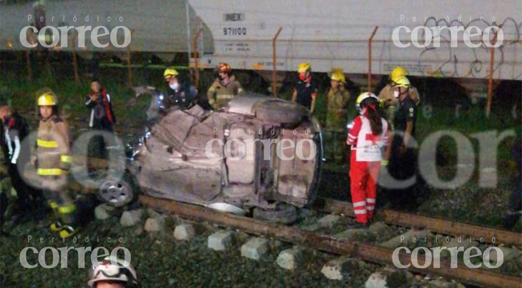 Aparatosa volcadura deja una mujer muerta en carretera de San Francisco del Rincón