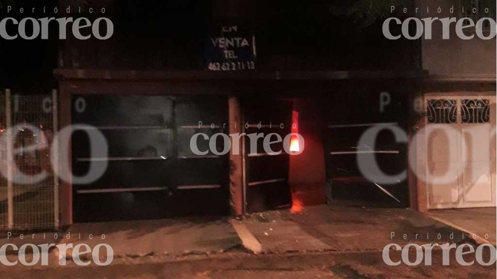 Roban e incendian camioneta de la Dirección de Vialidad en Irapuato