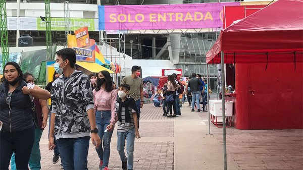 Con gratuidad la gente acude a la Feria de Verano pero “va lenta la venta”