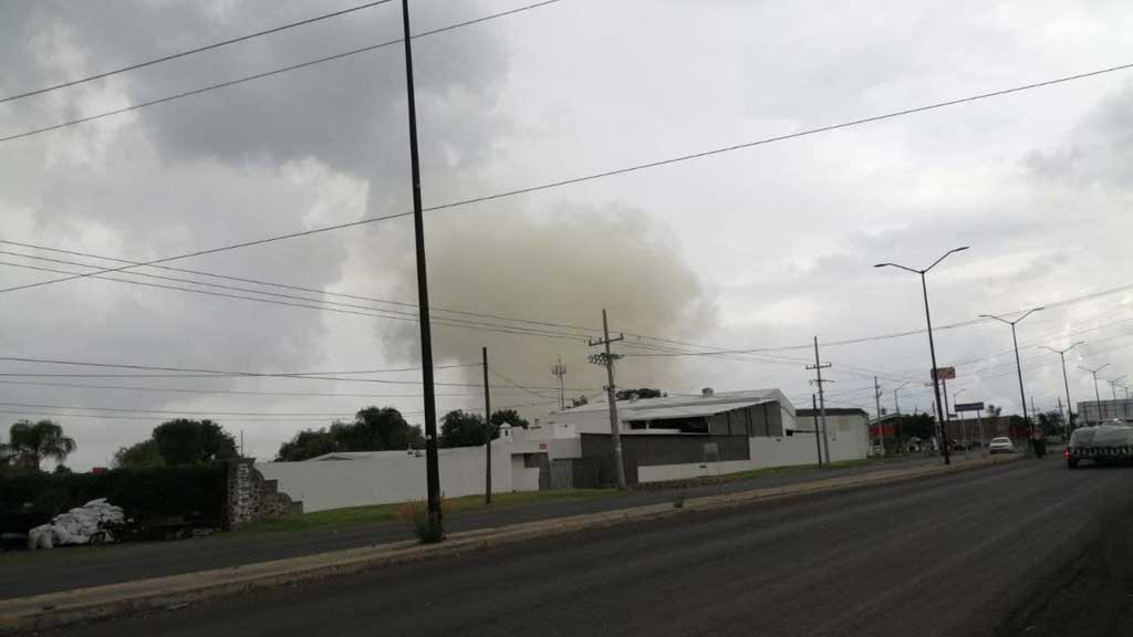 Otra vez alarma en refinería de Pemex: nube amarilla cubre el cielo de Salamanca