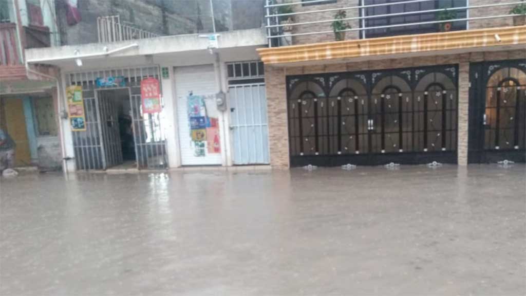 Intensas lluvias desbordan el río Tres Marías e inunda casas en pueblos del Rincón