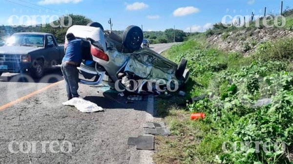 San Luis de la Paz: doble volcadura deja a tres mujeres y un hombre heridos