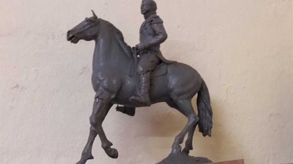 Invertirán casi 1 mdp en escultura de Agustín de Iturbide en San José Iturbide