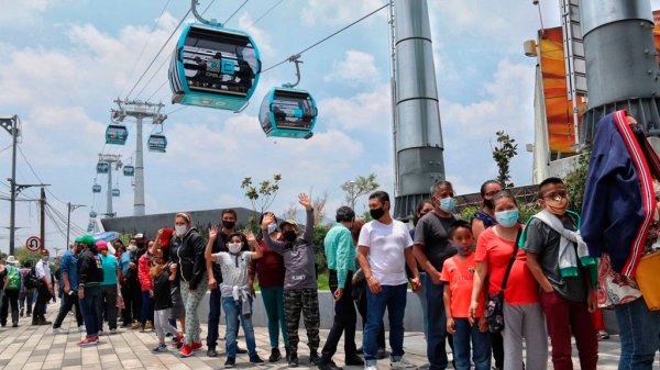 Hacen fila en CDMX para estrenar el teleférico más largo de Latinoamérica