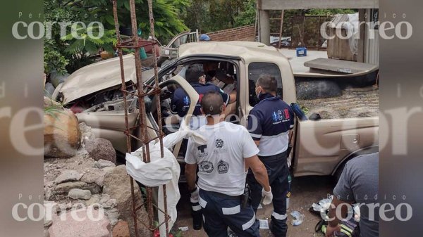 Hombre de 80 años queda grave tras volcar en comunidad de Purísima del Rincón