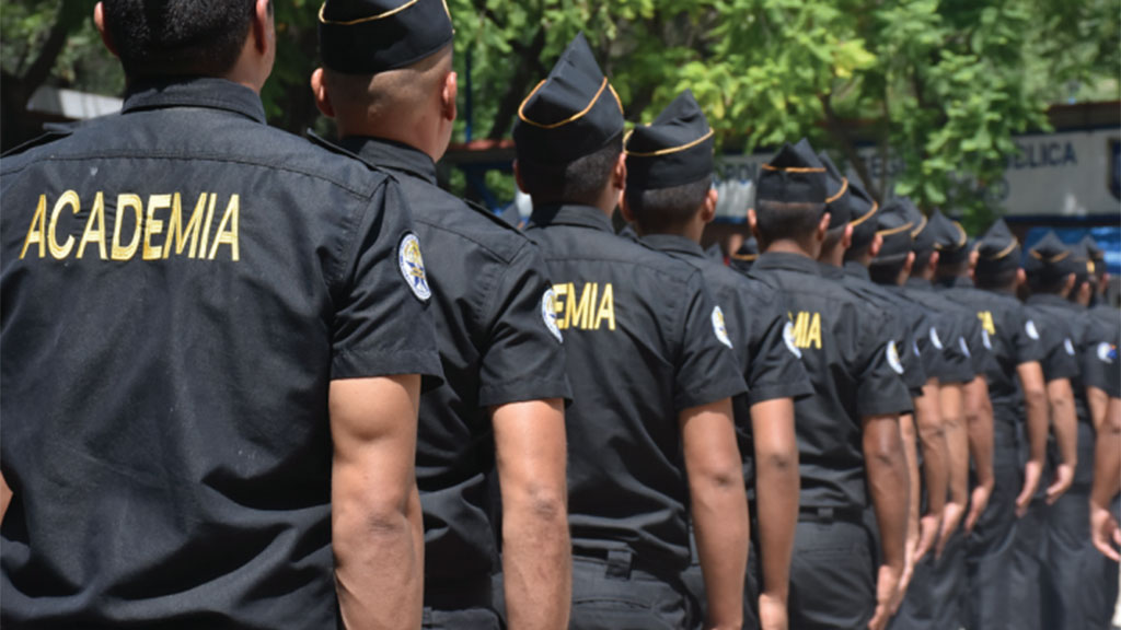 Solo 40% de cadetes de policía en León pasa los controles de calidad